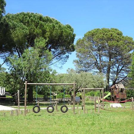 Domaine Le Moulin Neuf Saint-Quentin-la-Poterie Exterior foto